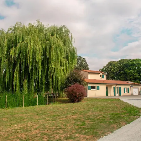Grand Le Saule En Scie - 3 Etoiles - Chauffe, 12 A 14 Pers, Jardin Clos, 30 Mn Puydufou Nueil-sous-les-Aubiers