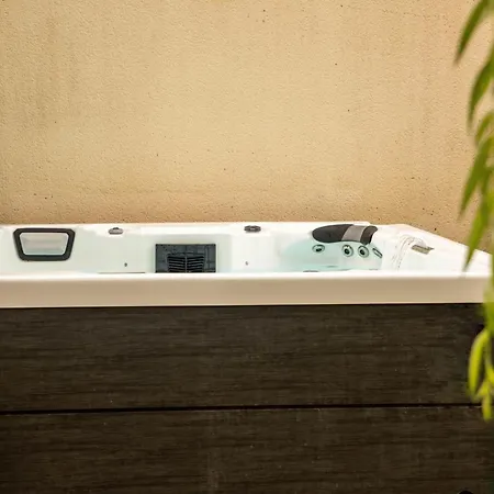 Grand Le Saule En Scie - 3 Etoiles - Chauffe, 12 A 14 Pers, Jardin Clos, 30 Mn Puydufou Nueil-sous-les-Aubiers