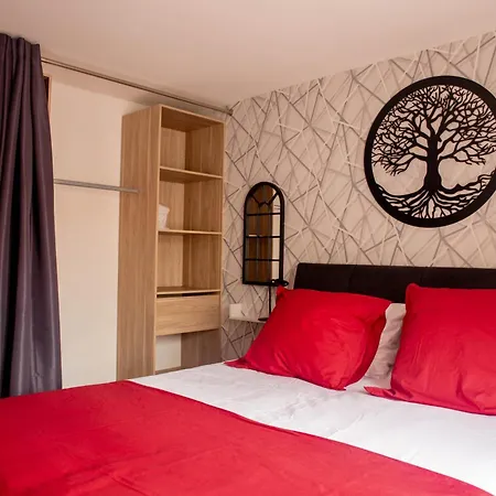 Grand Le Saule En Scie - 3 Etoiles - Chauffe, 12 A 14 Pers, Jardin Clos, 30 Mn Puydufou Nueil-sous-les-Aubiers