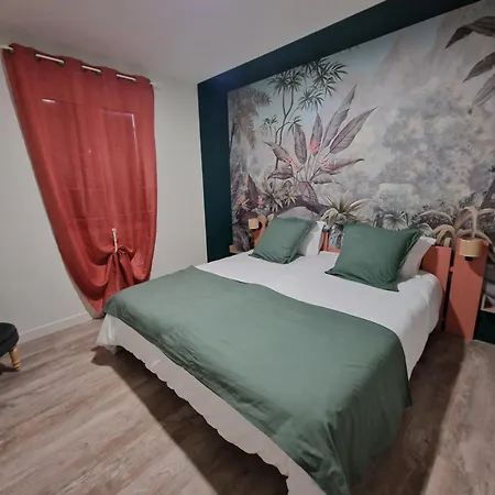 Grand Le Saule En Scie - 3 Etoiles - Chauffe, 12 A 14 Pers, Jardin Clos, 30 Mn Puydufou 度假居 Nueil-sous-les-Aubiers