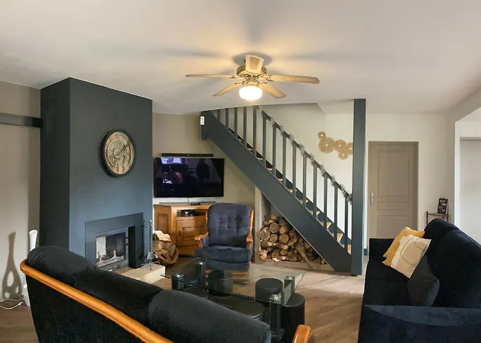 Сasa de vacaciones Grand Le Saule En Scie - 3 étoiles - Chauffé, 12 à 14 Pers, Jardin Clos, 30 Mn Puydufou Nueil-sous-les-Aubiers