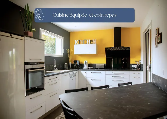 Сasa de vacaciones Grand Le Saule En Scie - 3 étoiles - Chauffé, 12 à 14 Pers, Jardin Clos, 30 Mn Puydufou Nueil-sous-les-Aubiers