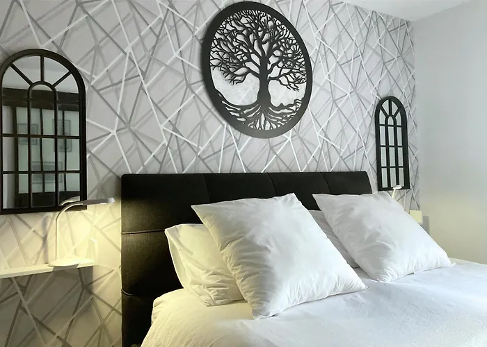 Grand Le Saule En Scie - 3 étoiles - Chauffé, 12 à 14 Pers, Jardin Clos, 30 Mn Puydufou Сasa de vacaciones Nueil-sous-les-Aubiers