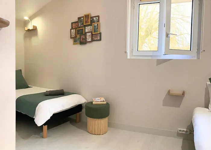 Grand Le Saule En Scie - 3 étoiles - Chauffé, 12 à 14 Pers, Jardin Clos, 30 Mn Puydufou