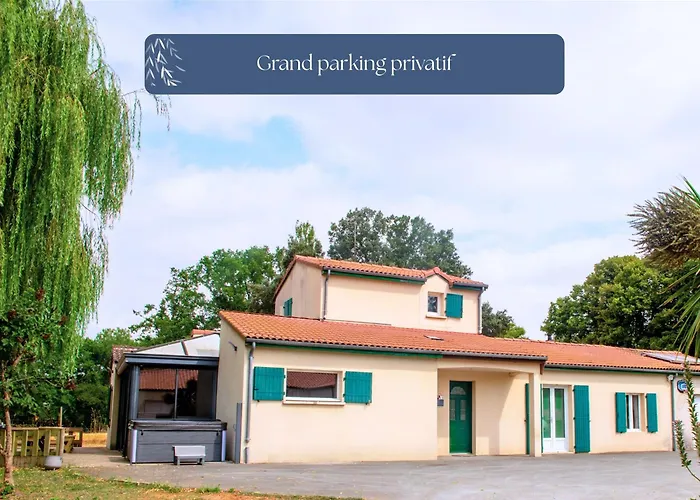 Grand Le Saule En Scie - 3 étoiles - Chauffé, 12 à 14 Pers, Jardin Clos, 30 Mn Puydufou