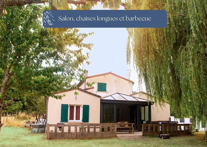 Grand Le Saule En Scie - 3 étoiles - Chauffé, 12 à 14 Pers, Jardin Clos, 30 Mn Puydufou Nueil-sous-les-Aubiers